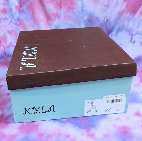 NIB N.Y.L.A. Dollskill Holographic Lace-Up Ankle Combat Boots: 7.5 - Picture 8 of 9